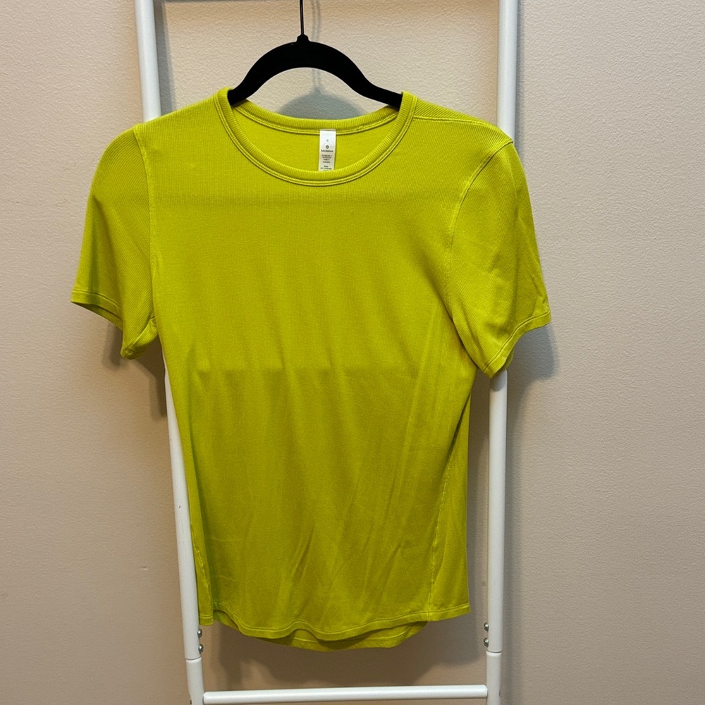 lululemon athletica Short Sleeve Tee in Chartreuse